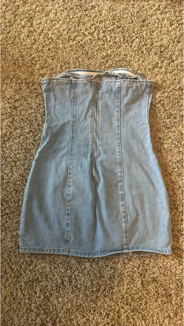 Pretty Little Thing Strapless denim dress - Image 3