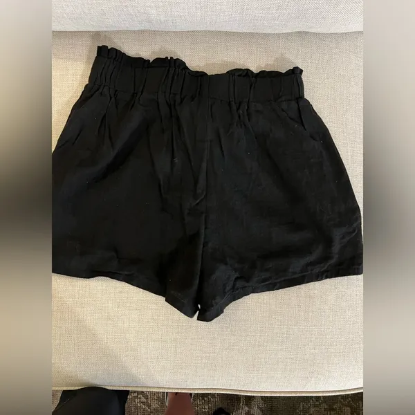 SHEIN BLACK SHORTS - Image 4