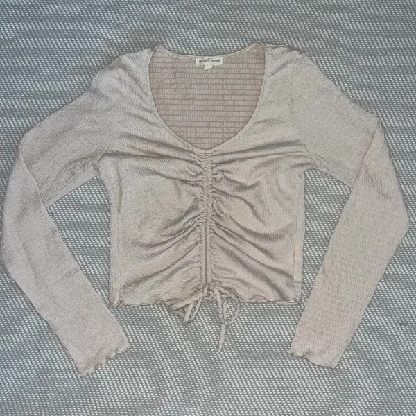 MoaMoa Woman’s Cream Beige Cropped Front Ruffle Lettuce Long Sleeve Blouse Sz Sm - Image 2