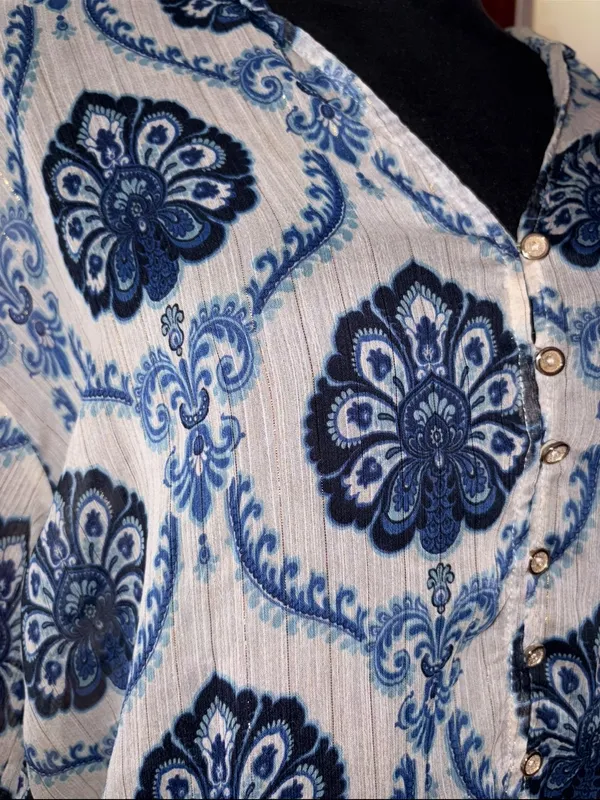Zara Blue and White Paisley Button-Up Blouse - Image 3