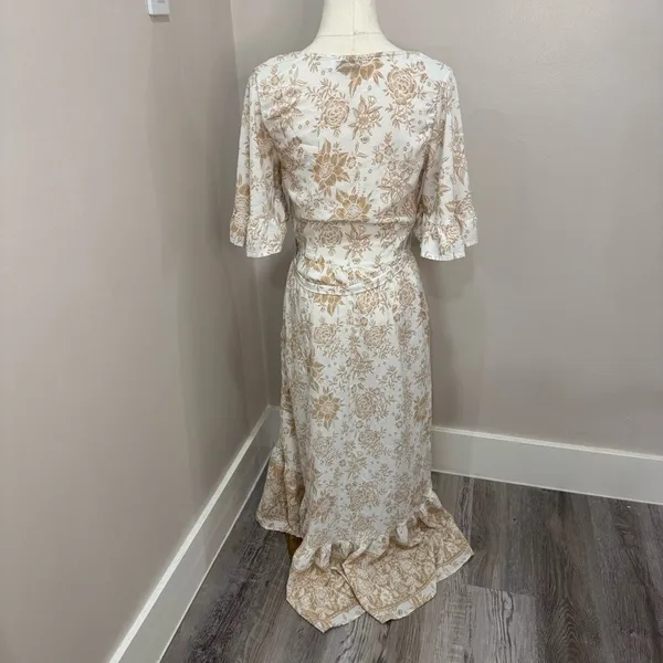 Petal + Pup Floral Button Front‎ Midi Dress Tan White Boho Flutter Sleeve Size 8 - Image 3