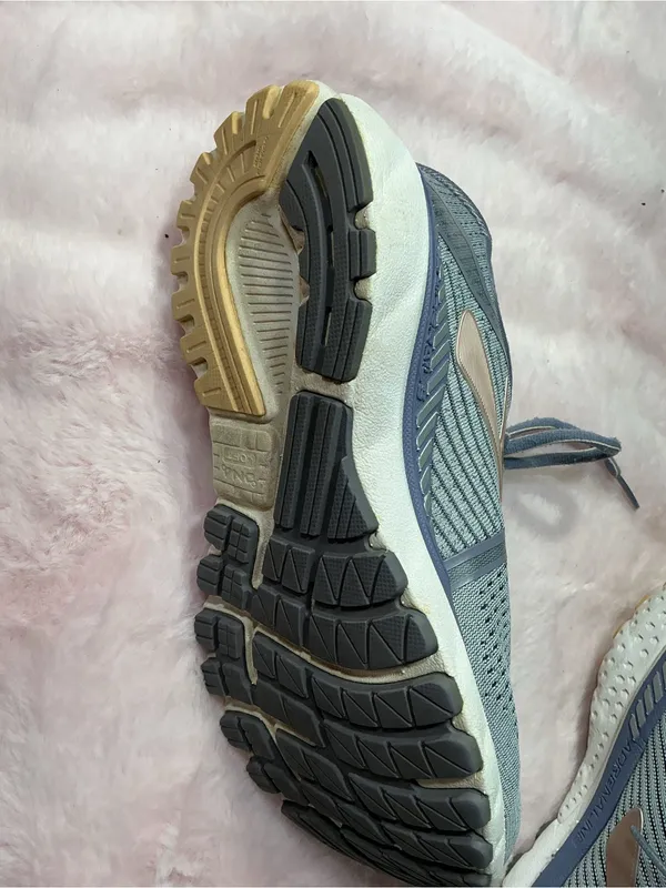 Brooks Women's Light Blue Gray Running Shoes b101 - Image 7