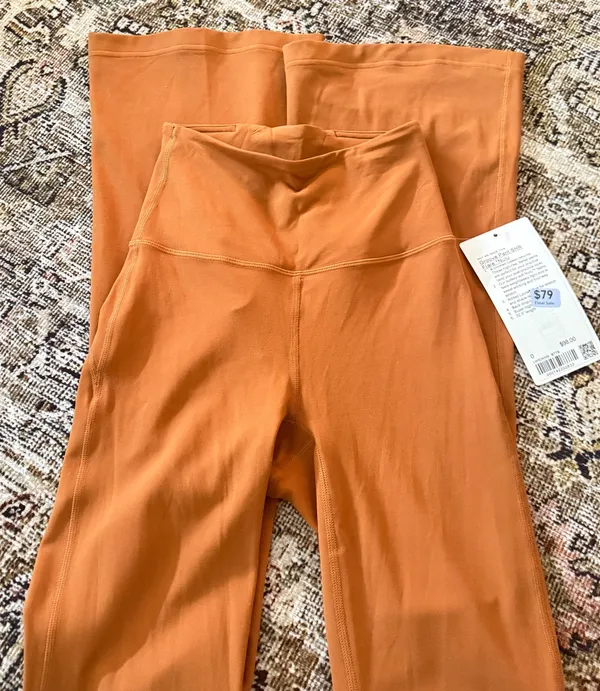 Groove Lululemon Flare - Image 2