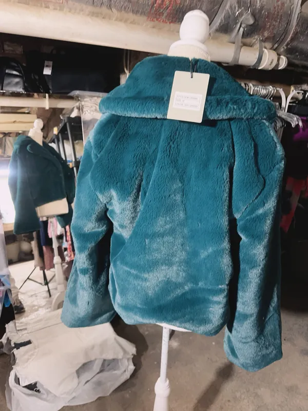 The Comfy rain + rose TEAL GREEN faux fur long sleeve jacket with pockets soft warm comfy New with tag Smoke and pets free Same day shipping Faux fur: No ANIMALS WERE HARMED IN THE MAKING OF THIS FASHION THIS GARMENT HAS BEEN HANDCRAFTED BY Rain + Rose STAFF FOR YOUR COMFORT - Image 4