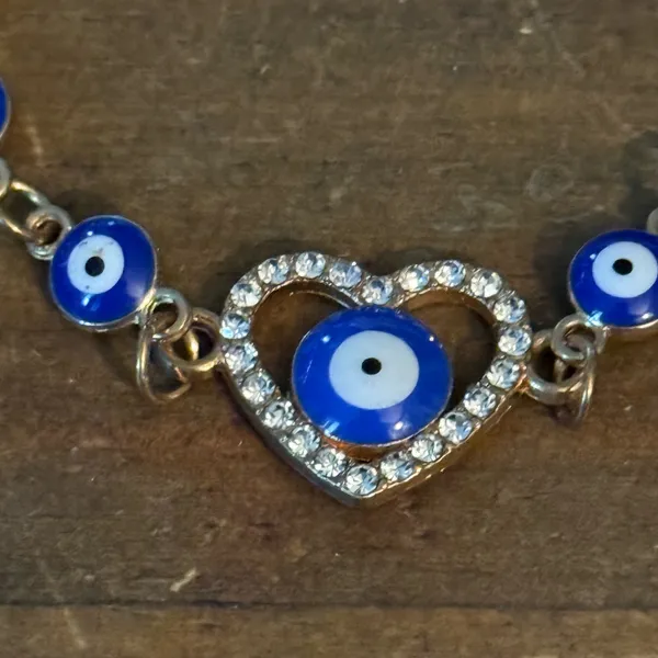 Gold tone evil eye heart bracelet - Image 3