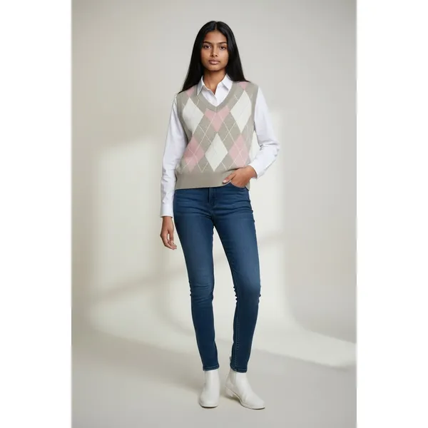 Ultra Flirt Juniors Sweater Vest Size M Camel Pink Argyle Jacquard Knit Pullover - Image 4
