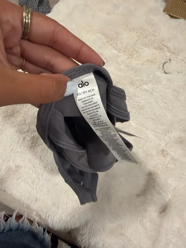 Alo grey tank top xs - Image 4
