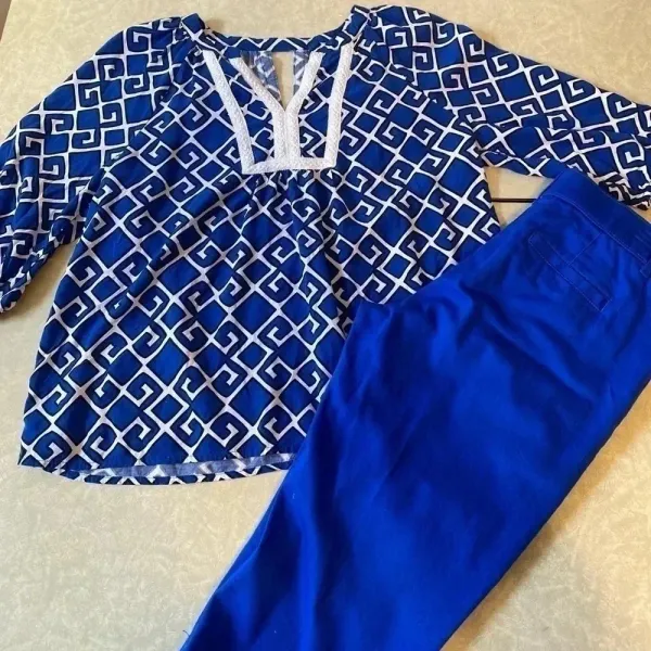 Crown & Ivy Top Womens Blue Geometric Crochet‎ Trim 3/4 Bell Sleeve Petite Small - Image 9