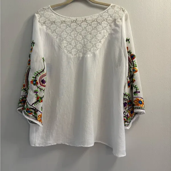 Boho Embroidered V-Neck Blouse White Lace Yoke Floral Bell Sleeve L - Image 2
