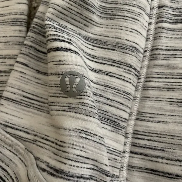 Lululemon pullover size 2 - Image 2