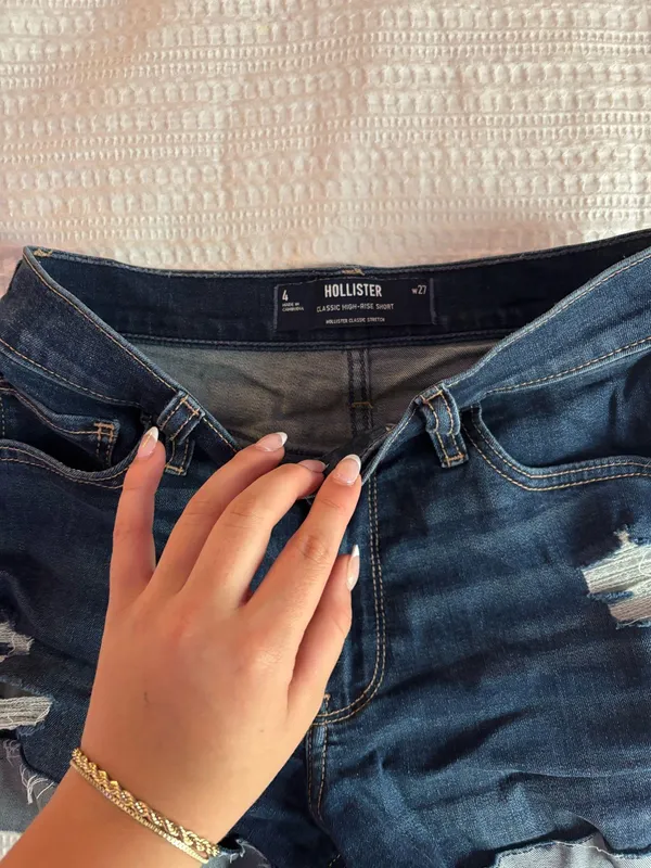 Hollister Jean Shorts Mid-Rise - Image 2