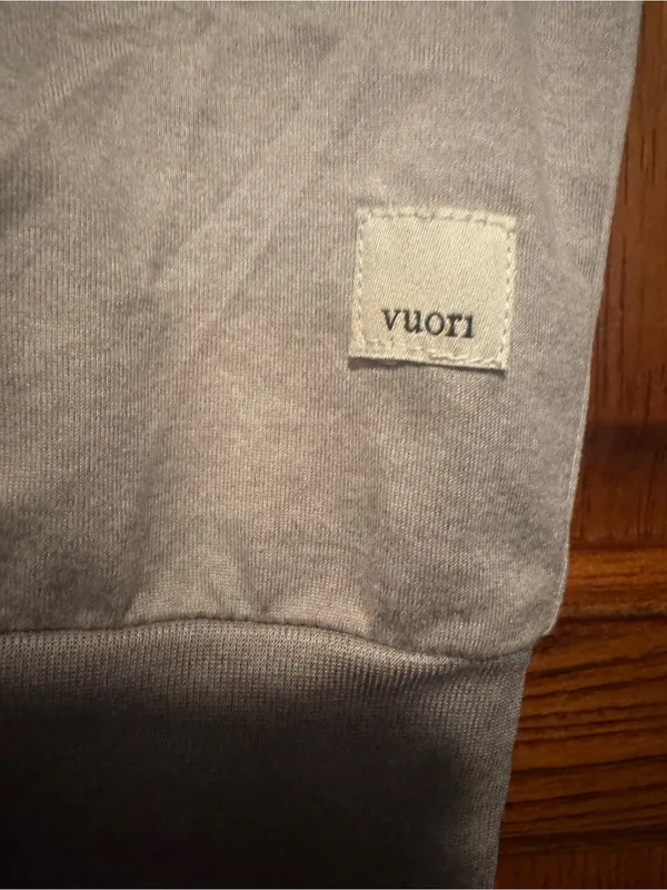Vuori Daydream Crew Long Sleeve - Light Heather Grey - Size XL (Approx) - NWOT - Image 3