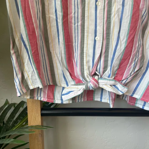 Old Navy Beachy Casual Tie-Front Pink Striped Button-Up Top - Image 4