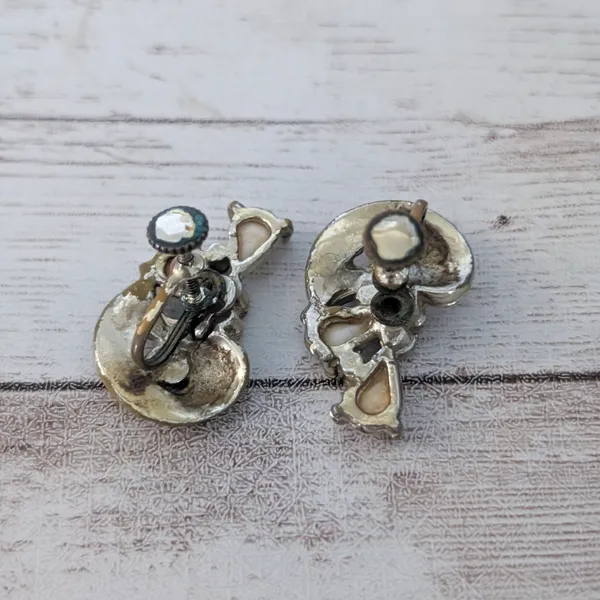 Vintage Screw On Earrings Gold Tone, Clear & White - Condition Issues - Image 5