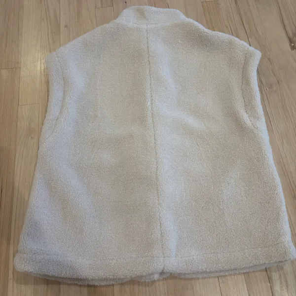 Amazon Women’s Oversized Sherpa Vest - Image 5