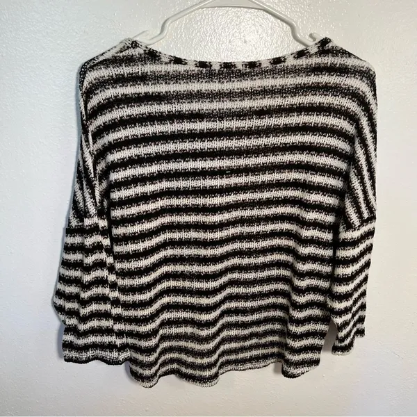 Teenbell Women's Oversized Knit Top White Black Metallic Rose Gold Stripes Round - Image 7