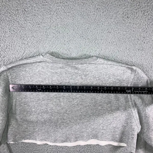 Nike Sweatshirt Women M Grey Cropped Raw Hem‎ Center Swoosh Pullover Fleece - Image 8