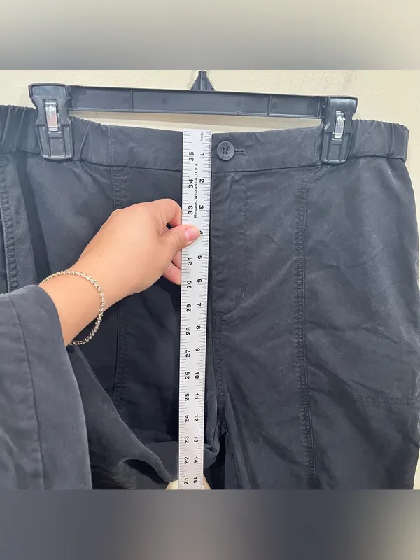 Vuori women’s black joggers dance studio pants size XL - Image 5