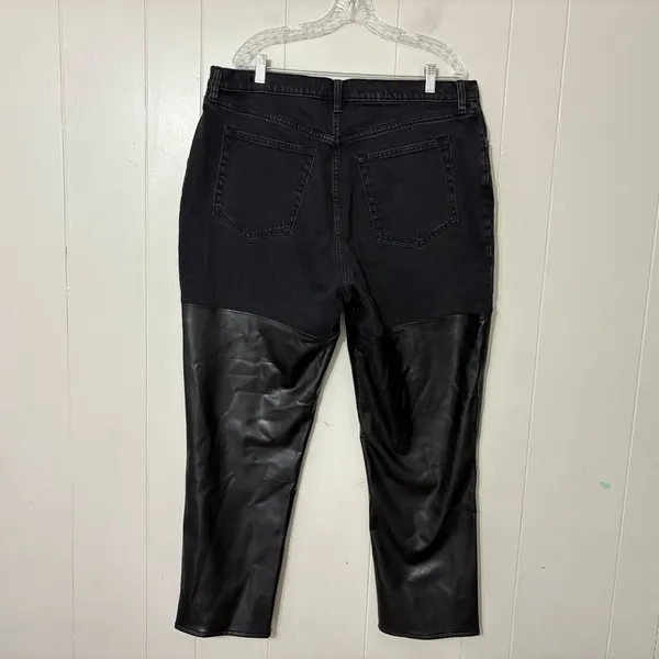Abercrombie 90s Straight Ultra High Rise Jeans Black Faux Leather Size 34/18 - Image 9