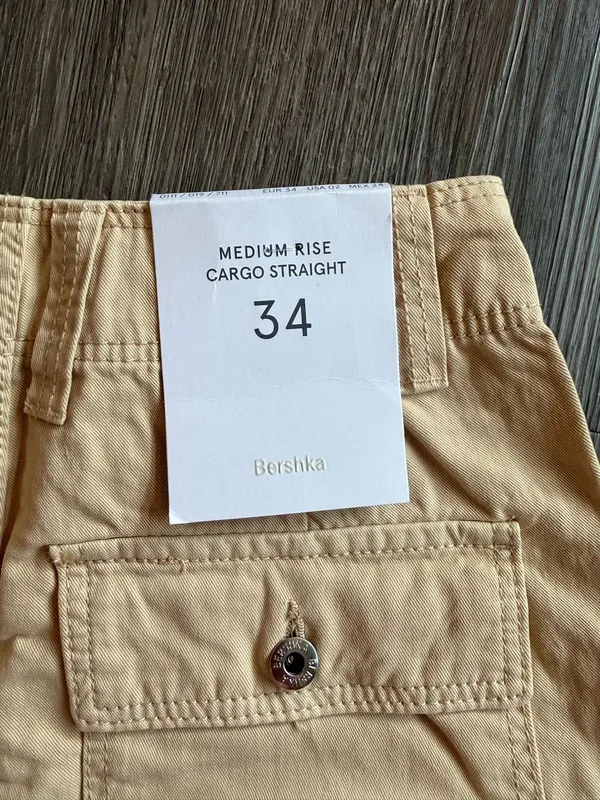 Bershka Medium Rise Cargo Straight  - Image 2