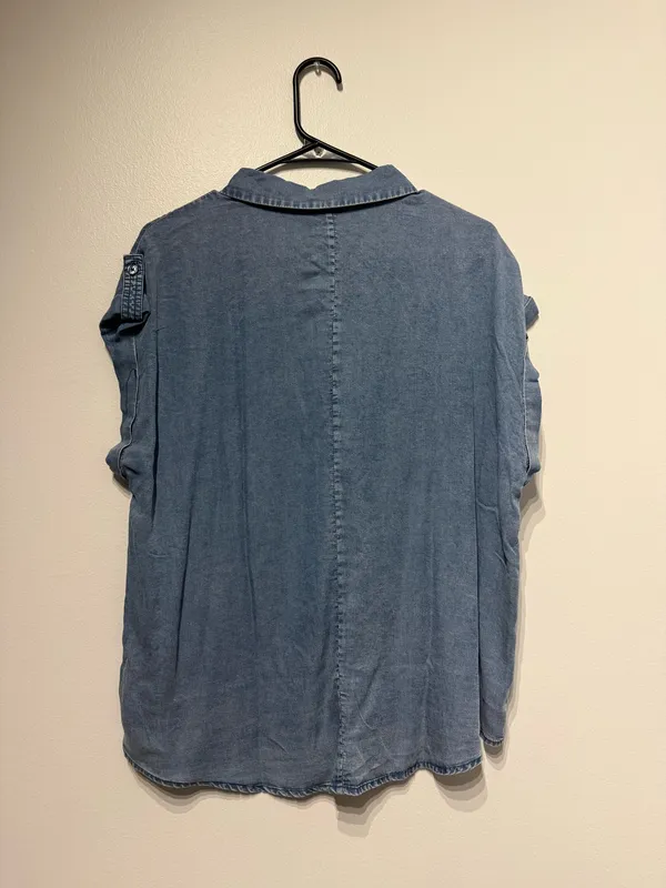 Buffalo David Bitton Women’s Short Sleeve Blue Blouse with Buttons and Front Pockets L - Image 2
