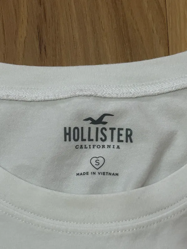 Hollister Cape Town White Baby Tee - Image 3