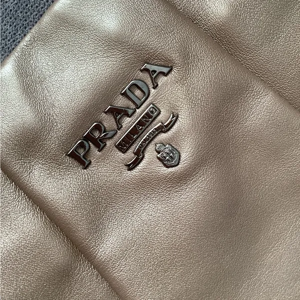 GORGEOUS DRESSY PRADA BAG 🌹🌹🌹 - Image 10