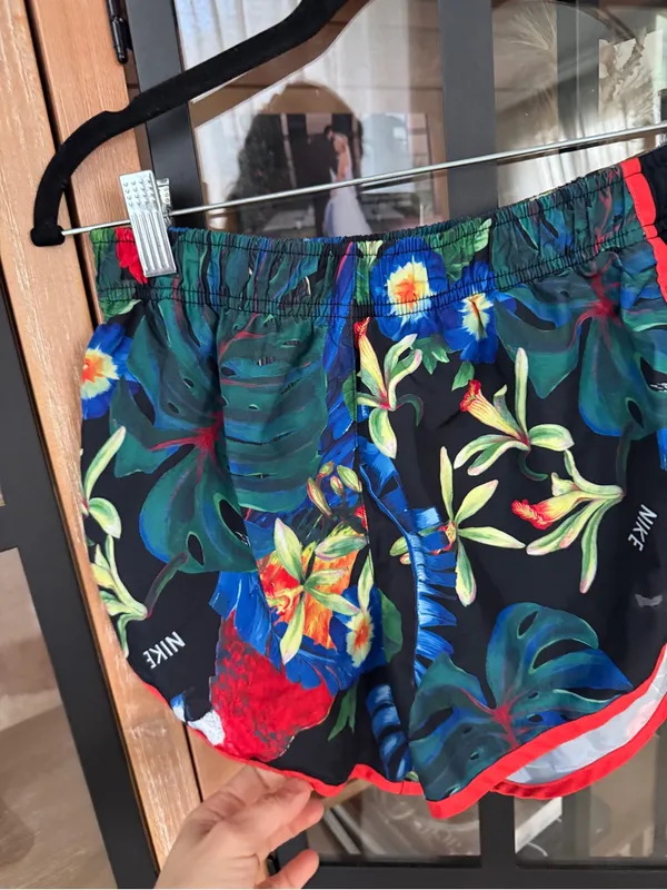 Nike Dri-FIT Tempo tropical floral parrot print running shorts workout colorful - Image 4