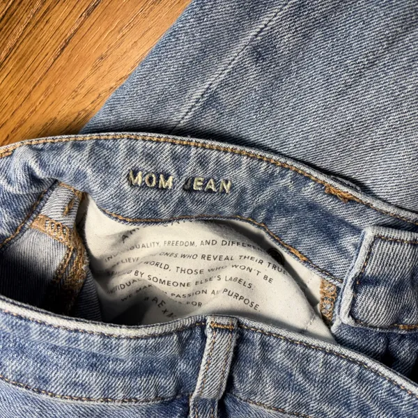 American Eagle Distressed Mom Jeans Size‎ 2 High Rise Stretch Waistband boho - Image 4
