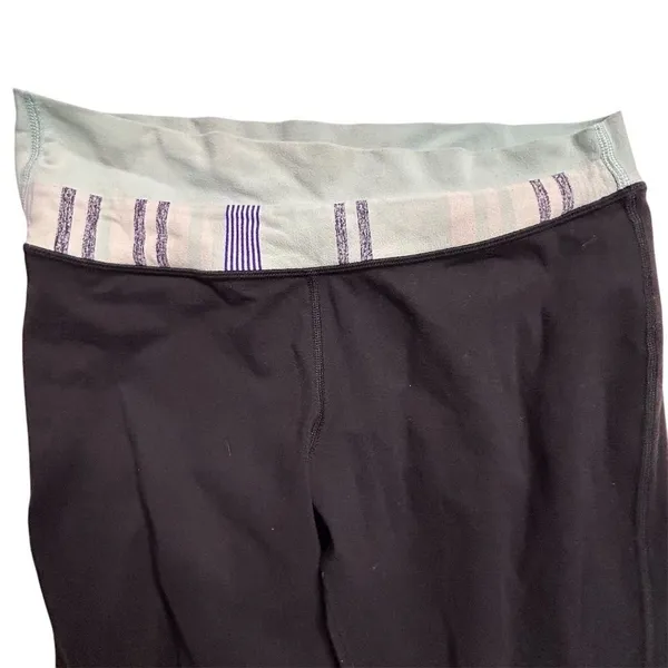 Lululemon Women's Black Yoga Pants Size 6 Flare‎ Leg Activewear - Image 4