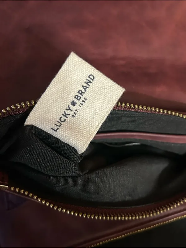 Lucky Brand Women's Envelope Crossbody Bag in Burgundy - Image 9
