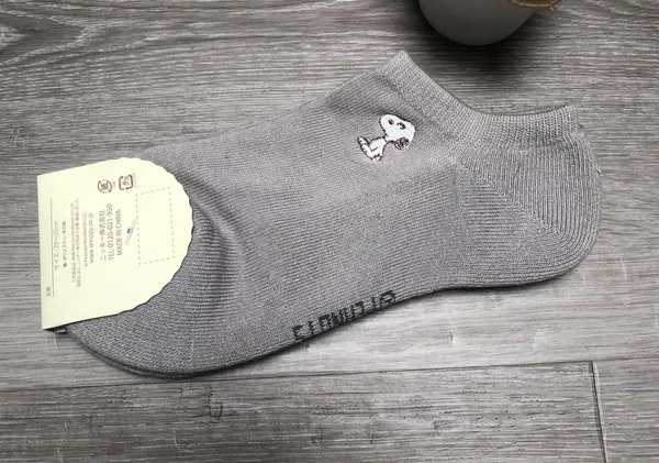 snoopy peanuts embroidered gray ankle socks - Image 2