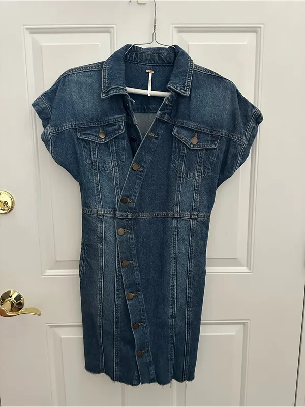 Free People Denim Button-Front Shift Dress in Blue - Image 2
