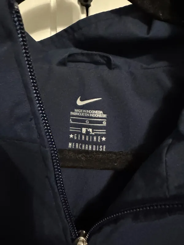Nike Yankees Windbreaker - Image 2