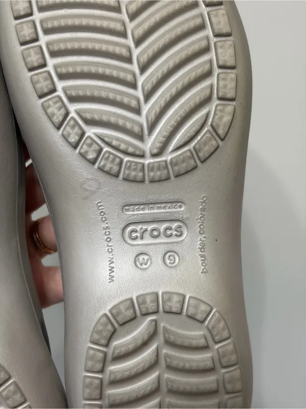 Crocs Malindi Ballet Flats in Silver Gray - Size Women’s 9 - Image 7