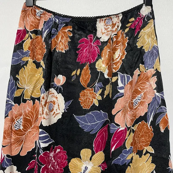 New Band of the Free Floral Print Lace Slit Slip Midi Skirt Black Multi Size XS - Image 14