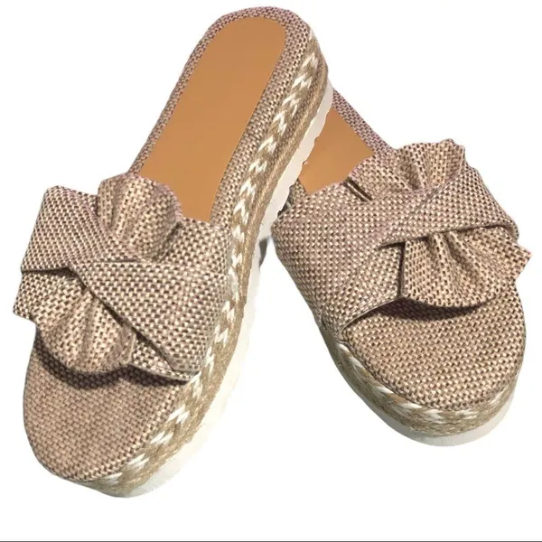 Nwot!Awesome burlap look slip on sandals - Image 2