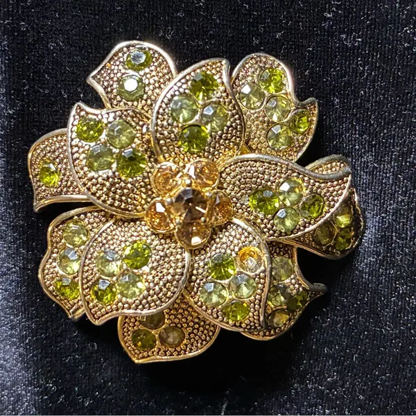 Vintage 1970s Contemporary Style Liz Claiborne Diamante Floral Pin - Image 2