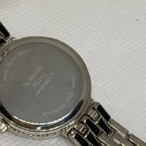 SilverTone tone women’s Quartz analog watch 32mm links bracelet size 7” running - Image 4