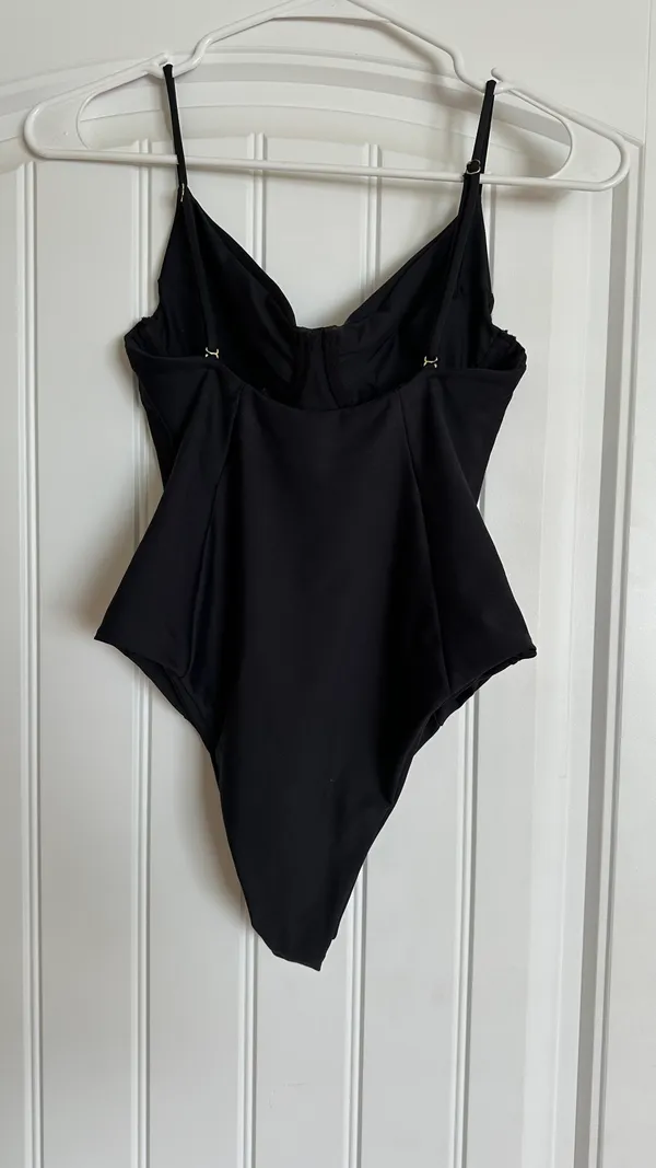Black One Piece - Image 7