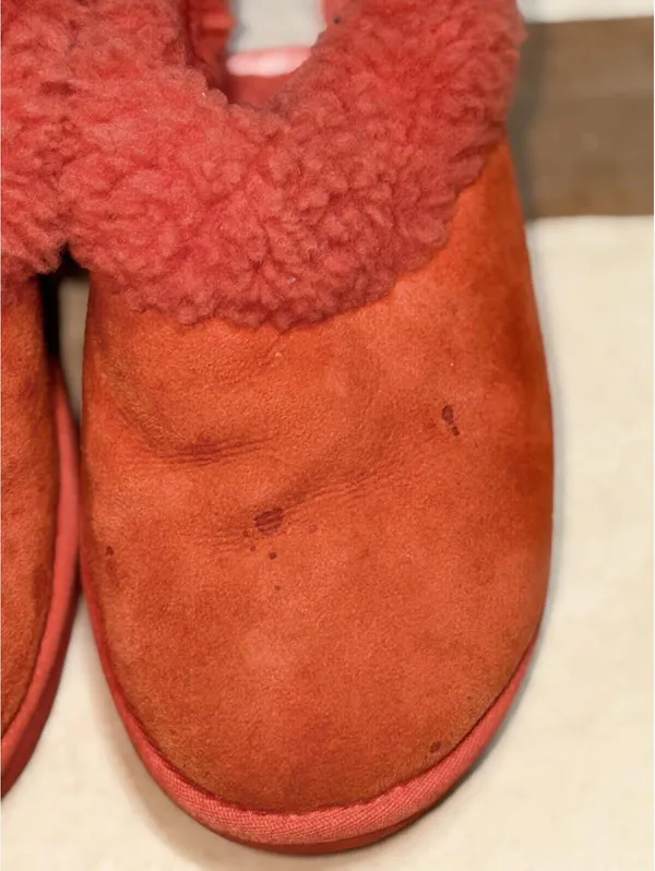 Size US 7 UGG Classic Slipper II Women’ Suede. - Image 6