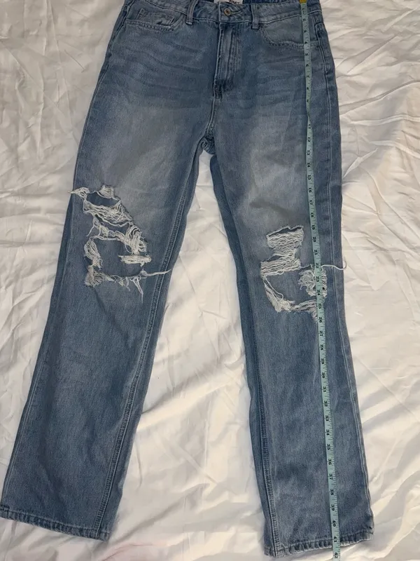 Vervet Light Blue Wash Distressed High Waisted Boyfriend Jeans size 29 - Image 5