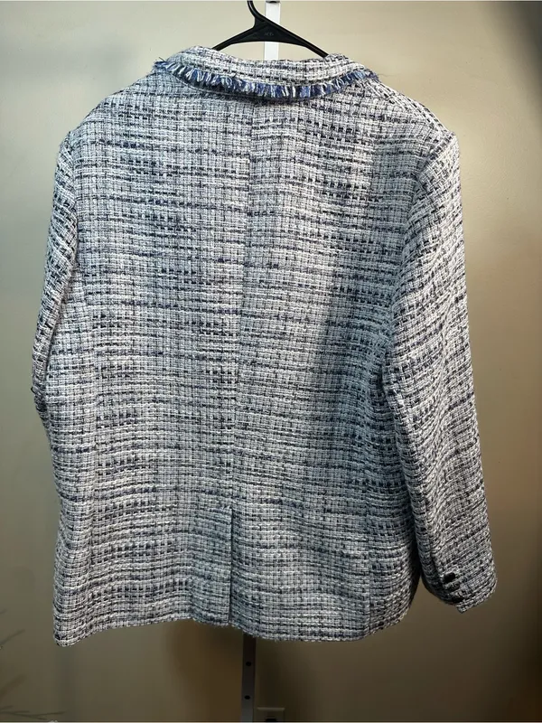 S59. Karl Lagerfeld Women's Blue-White Tweed Blazer Jacket - Image 5