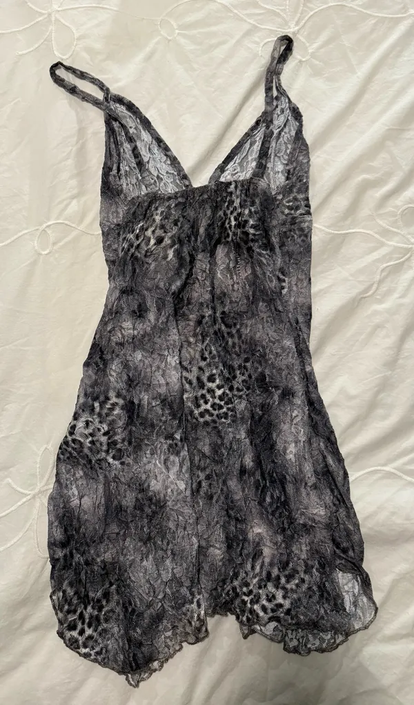 Pretty Little Thing Lace Dress - Image 3
