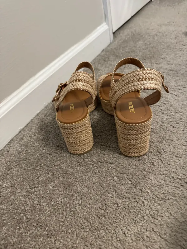 Soda Castle open toe ankle strap wedge size 7 - Image 6