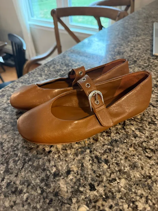 Quince Italian leather buckle Maryjane flats size 6 tan - Image 4