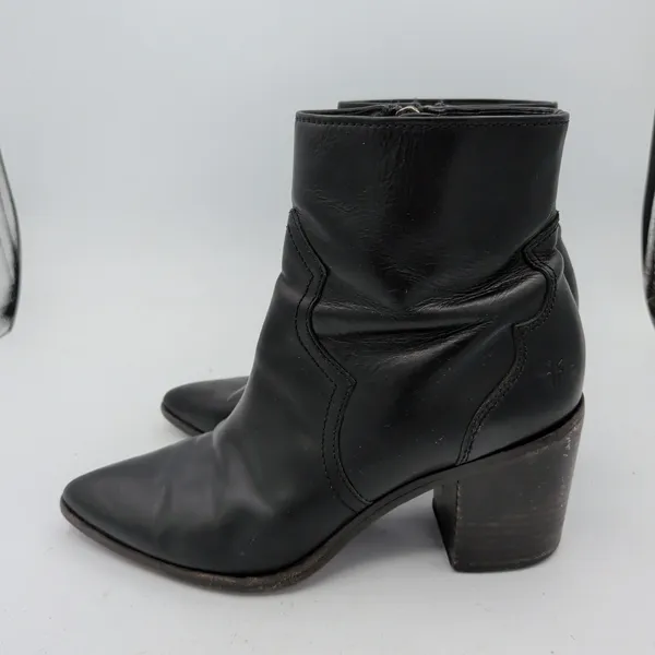 Frye Flynn Short Black Leather Pointed Toe Ankle Boots 8M 3470885-BLK - Image 2