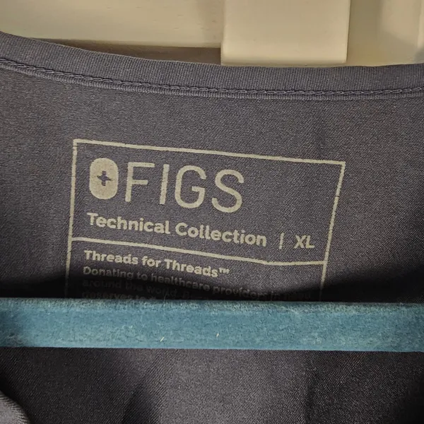 Figs Womens Navy Catarina One Pocket Scrub Top XL - Image 3