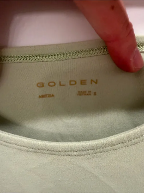 Aritzia Light Sage Short Sleeve Cropped Tee - Image 3