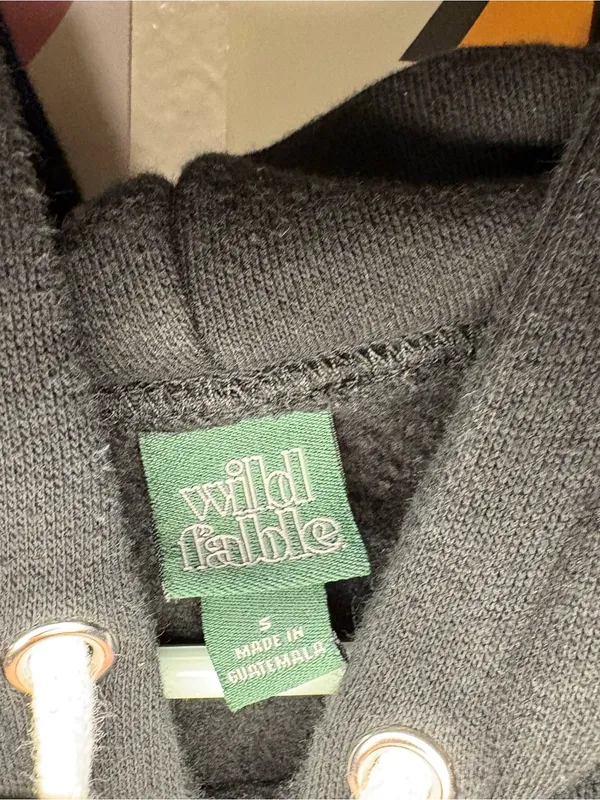 Wild Fable Black Cropped Raw Hem Hoodie Size Small - Image 3